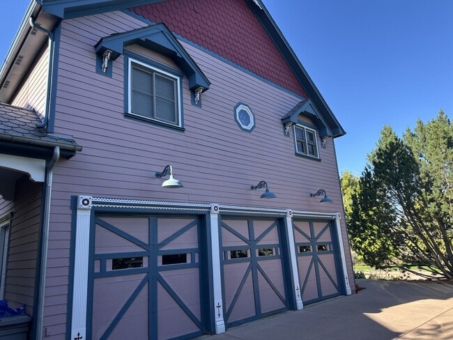 property at 1381 Washburn St