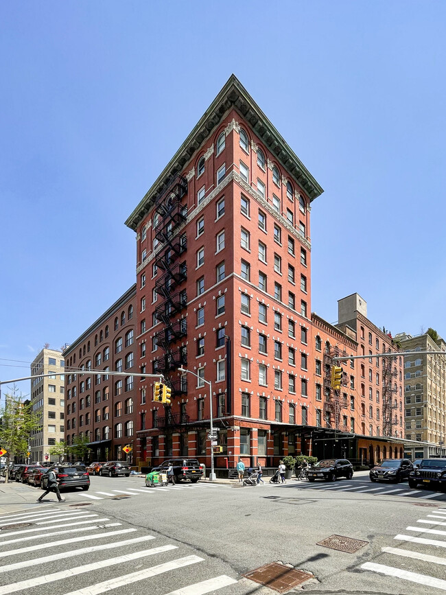 76 Laight St in New York, NY - Building Photo - Building Photo