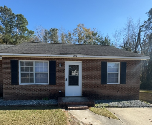 106 Easy St in Jacksonville, NC - Building Photo