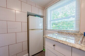 528 SW 21st Ave in Miami, FL - Building Photo - Building Photo