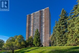 3100 Kirwin Ave in Mississauga, ON - Building Photo