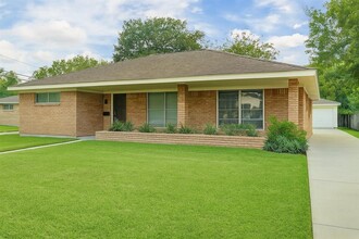 9206 Bassoon Dr in Houston, TX - Foto de edificio - Building Photo
