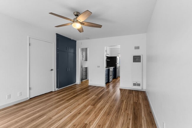 936 Cedar Ave in Long Beach, CA - Foto de edificio - Building Photo