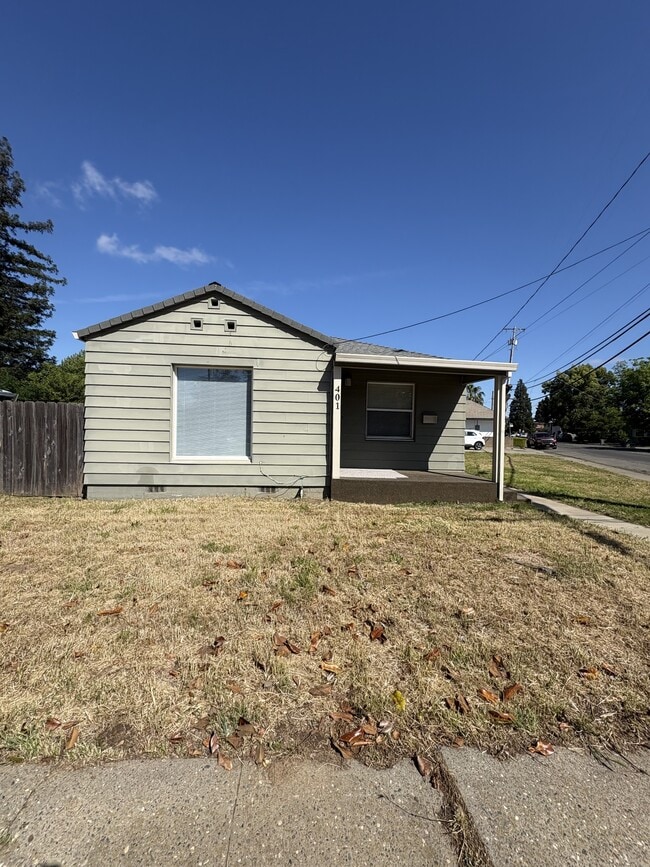 401 Ainsley Ave in Yuba City, CA - Building Photo - Building Photo