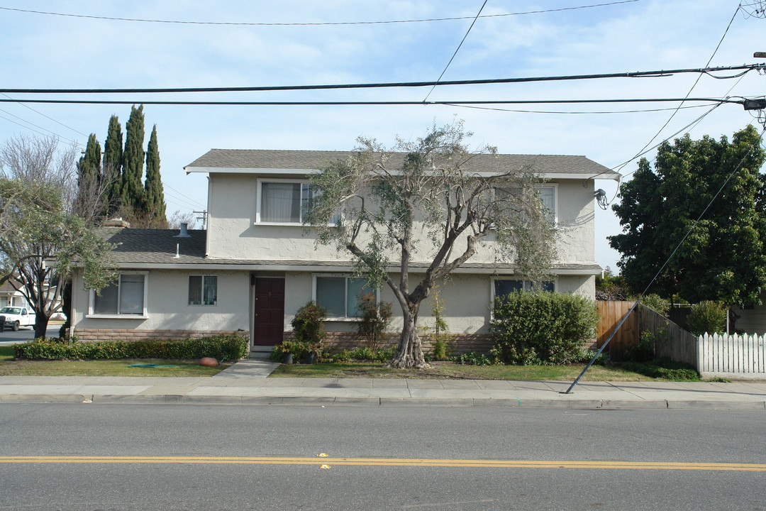 1076 Reeve St in Santa Clara, CA - Building Photo