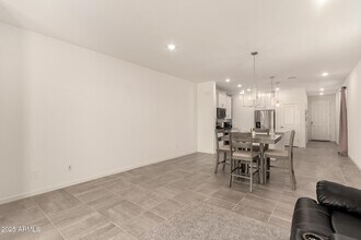 3022 Hayden Rose Ave in San Tan Valley, AZ - Foto de edificio - Building Photo