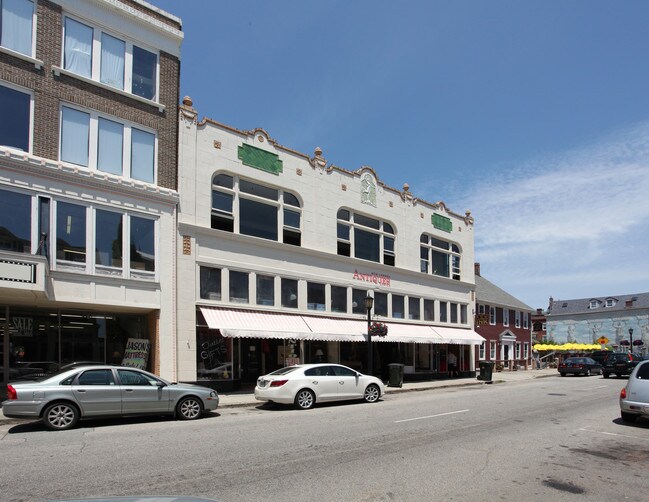 123 Bank St in New London, CT - Building Photo - Building Photo