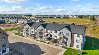 Whisper Creek Village in Sioux Falls, SD - Building Photo - Building Photo