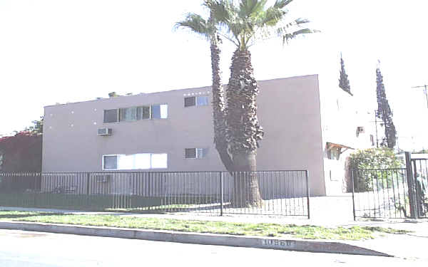 Sutter Apartments in Pacoima, CA - Foto de edificio - Building Photo