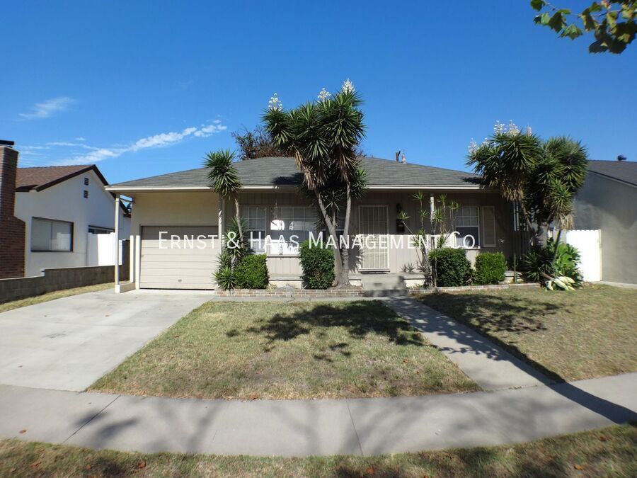 5609 Castana Ave in Lakewood, CA - Building Photo