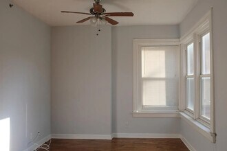 1221 S 4th St, Unit 2 in Louisville, KY - Building Photo - Building Photo