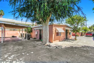 Colmar Avenue Cottages in Bell Gardens, CA - Building Photo - Building Photo