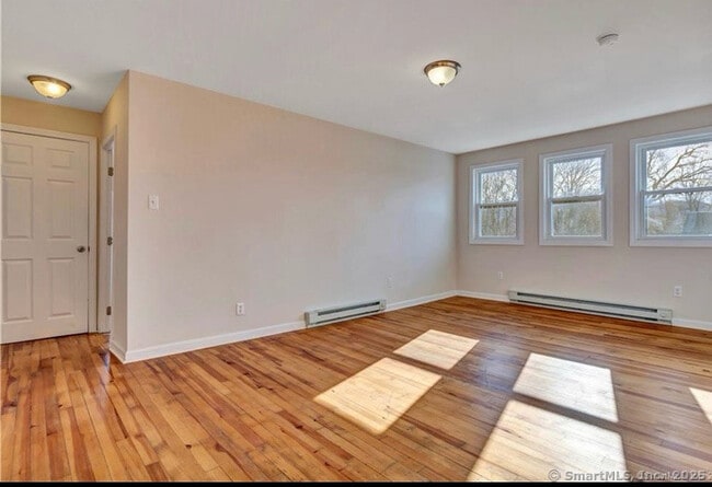 72 Crown St in Meriden, CT - Building Photo - Building Photo