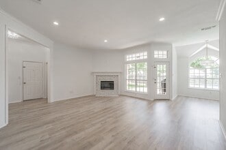 7336 Hidden Oaks Dr in North Richland Hills, TX - Building Photo - Building Photo