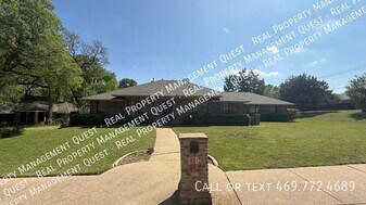 410 Peacock Cir in Duncanville, TX - Building Photo