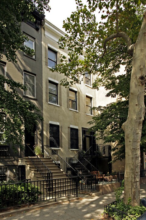 302 E 30th St in New York, NY - Foto de edificio