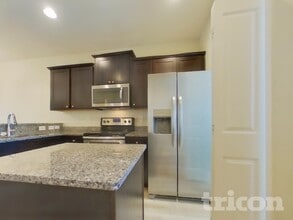 404 Riverwood Ct in Mount Juliet, TN - Foto de edificio - Building Photo