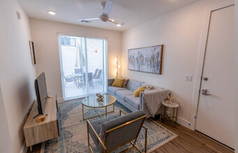 White Oak Highline in Houston, TX - Building Photo - Building Photo