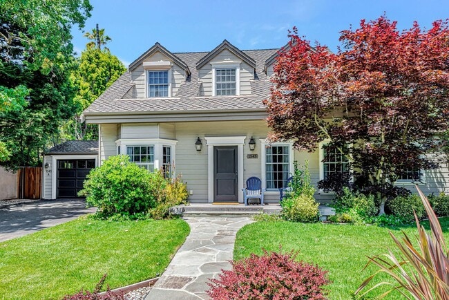 property at 1545 Laurel Pl