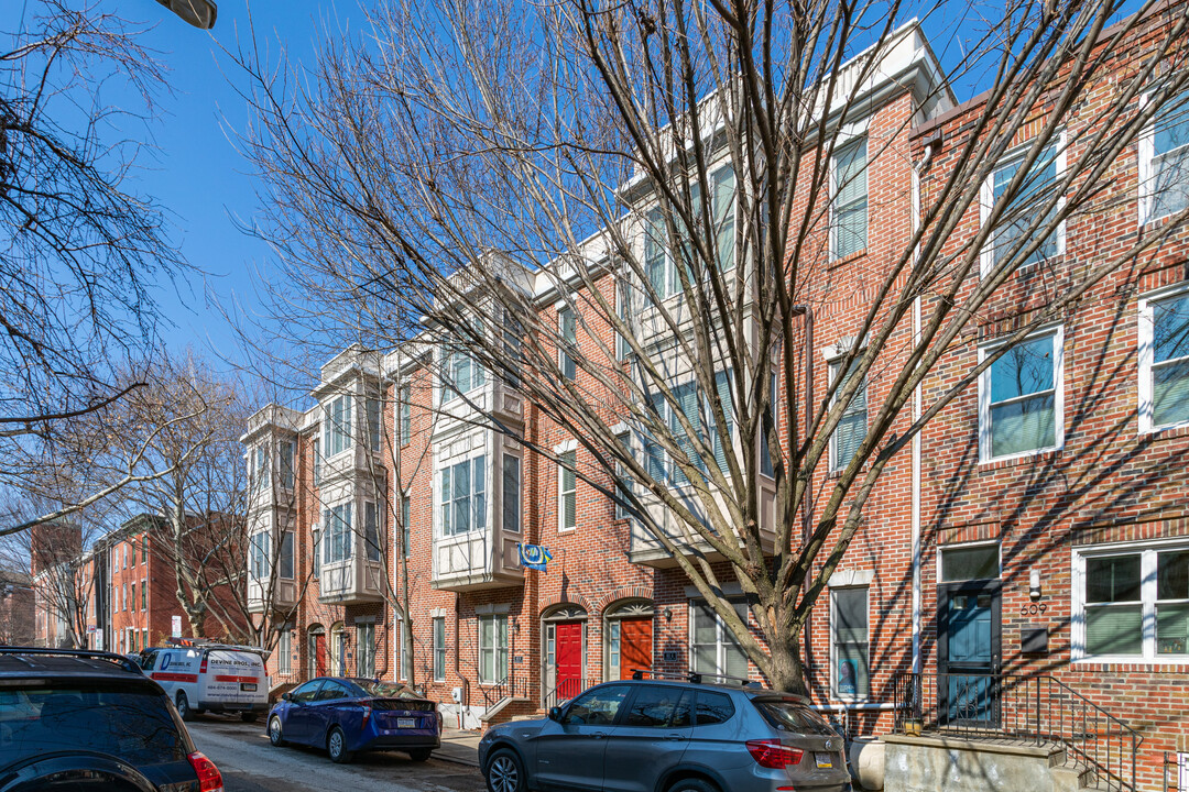 Union Court in Philadelphia, PA - Building Photo