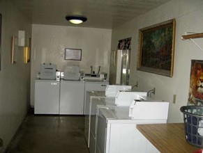 Victoria Pines Apartments in Costa Mesa, CA - Foto de edificio - Interior Photo