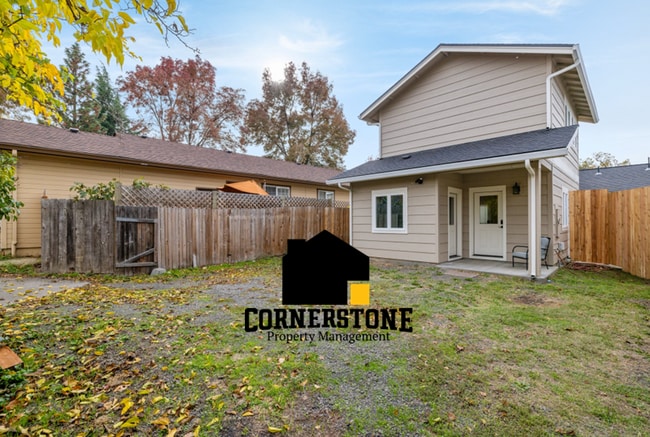 878 Clay St in Ashland, OR - Building Photo - Building Photo