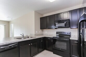 10125 Geese Trail Cir in Ruskin, FL - Building Photo - Building Photo