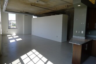 41 Burroughs St, Unit 205 in Detroit, MI - Building Photo - Building Photo