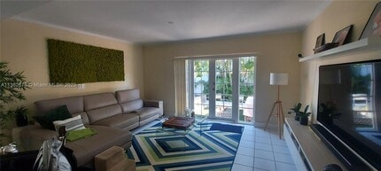8105 SW 17th Ter in Miami, FL - Building Photo - Building Photo