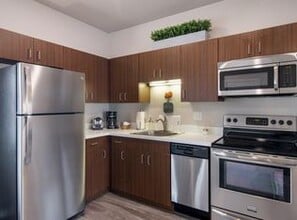 619 E Eighth St in Traverse City, MI - Foto de edificio - Building Photo