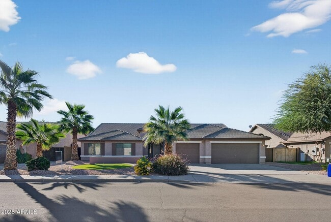 8611 W Alex Ave in Peoria, AZ - Foto de edificio - Building Photo