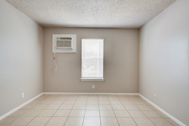 404 S Park Blvd in San Antonio, TX - Building Photo - Building Photo