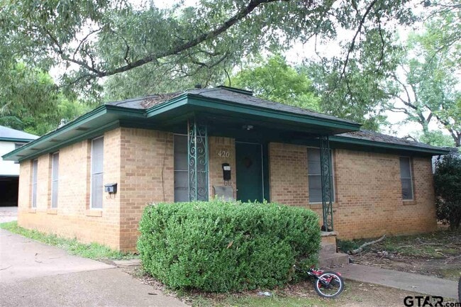 property at 420 E Hudson St