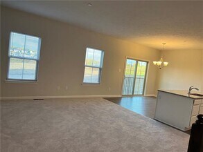 3004 Kapalua Ln in Jeannette, PA - Building Photo - Building Photo