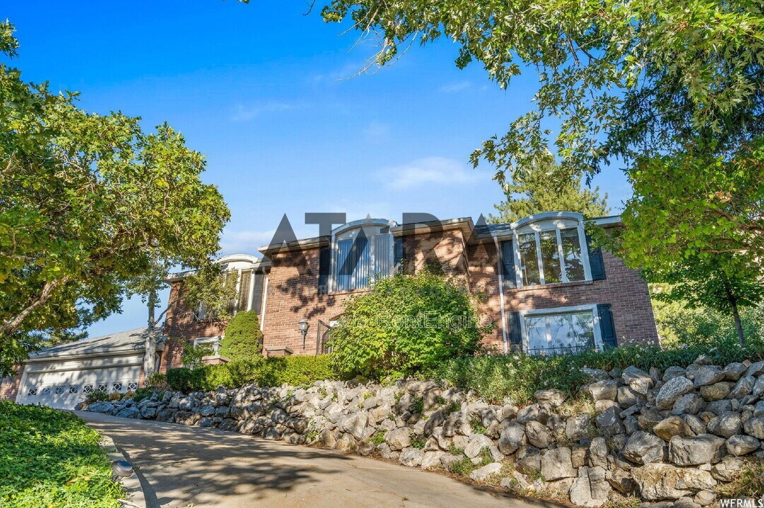 1577 E Tomahawk Dr in Salt Lake City, UT - Building Photo