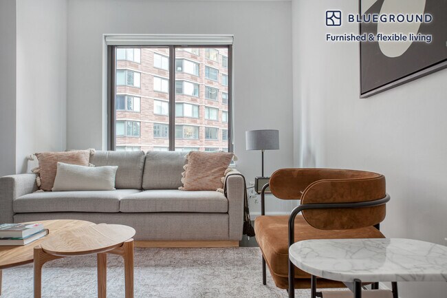 830 8th Ave in New York, NY - Building Photo - Building Photo