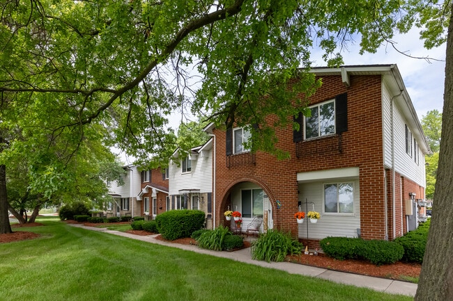 The Hamptons of Brownstown Apartments