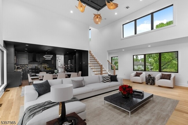 148 Great Hills Rd in Millburn, NJ - Building Photo - Building Photo