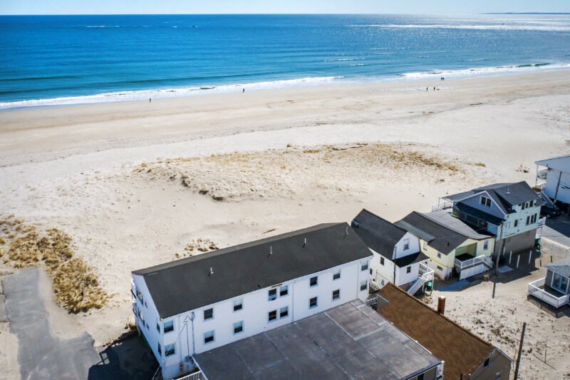 14 Atlantic Ave in Hampton, NH - Building Photo