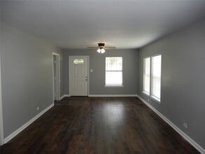 6814 Donlen St in Houston, TX - Building Photo - Building Photo