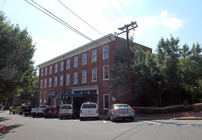 200 Hanover St in Fredericksburg, VA - Building Photo - Building Photo