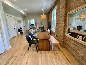 1857 N Washtenaw Ave, Unit 2 in Chicago, IL - Building Photo - Building Photo