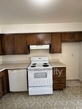 2417 S Sallee St in Visalia, CA - Building Photo - Building Photo