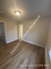 1305 Stem St in Pittsburgh, PA - Building Photo - Building Photo