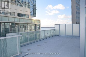 15-1015 Queens Quay E in Toronto, ON - Building Photo - Building Photo