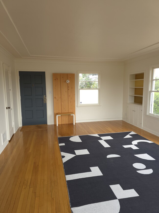1567 S Ogden Dr in Los Angeles, CA - Building Photo - Building Photo