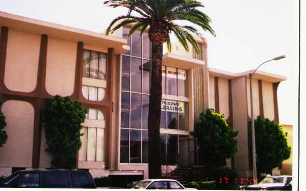 382 Coronado Ave in Long Beach, CA - Building Photo - Building Photo