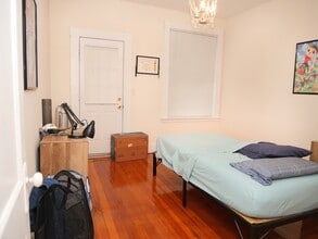387 Harvard St, Unit 6 in Brookline, MA - Foto de edificio - Building Photo