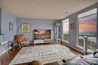 1019 Costa Pacifica Way in Oceanside, CA - Building Photo - Building Photo