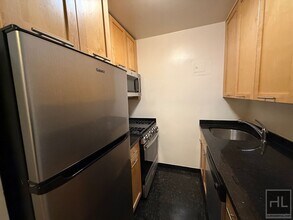 Fourth Avenue in New York, NY - Building Photo - Building Photo